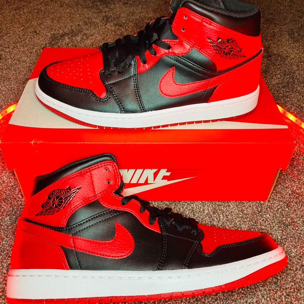 Air Jordan 1 Mid